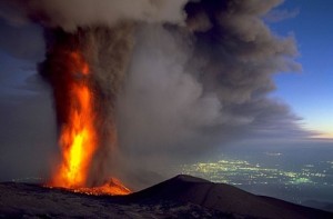 Maggio 2011. Eruzione dell'Etna.